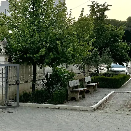 Mona With Parking *